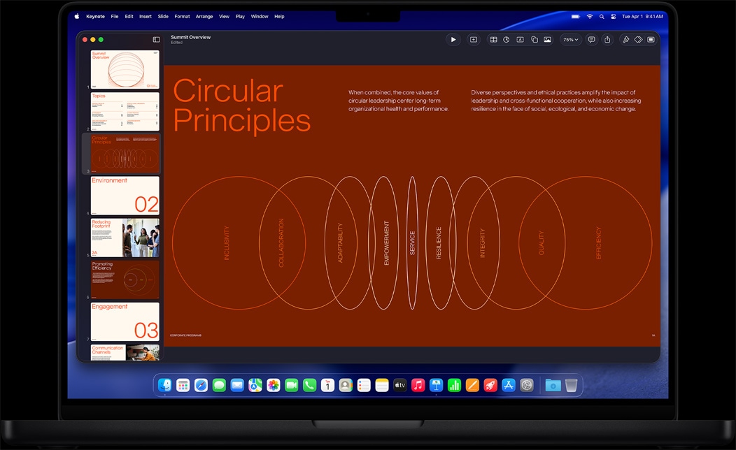 Na MacBooku Pro je vidět vytváření prezentace v Keynotu na podnikatelský kongres