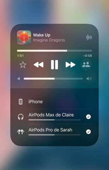 Écran AirPlay sur un iPhone montrant comment partager facilement un flux audio entre deux paires d’AirPods.