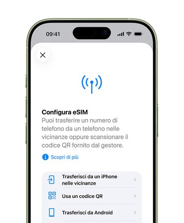 iPhone Air mostrato di fronte, funzione Configura piano cellulare in uso