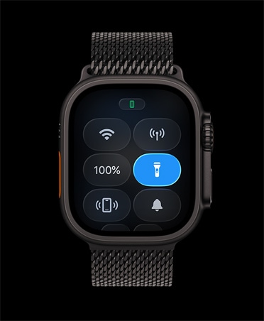 ساعة Apple Watch Ultra 3، لون طبيعي، إطار تيتانيوم، مركز التحكم، زر المصباح اليدوي