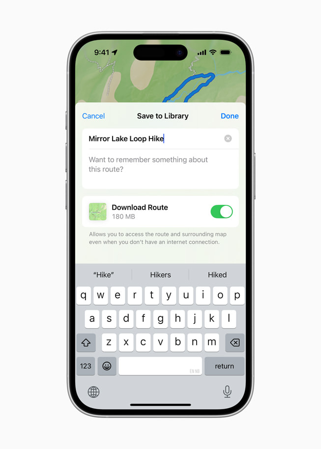 iPhone 16 som visar hur vandringsleden Mirror Lake Loop i Yosemite National Park sparas i användarens bibliotek.