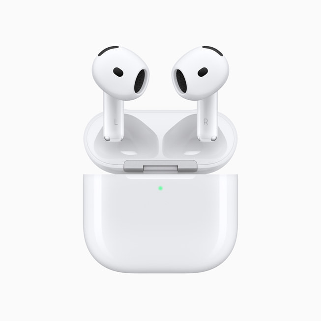 AirPods 4 med aktiv brusreducering svävar ovanför sitt etui. 