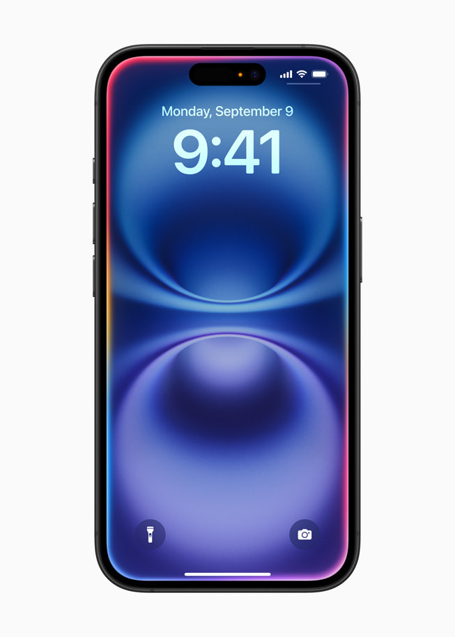 iPhone 16 Pro’da Apple Intelligence destekli, yeniden tasarlanmış Siri gösteriliyor.