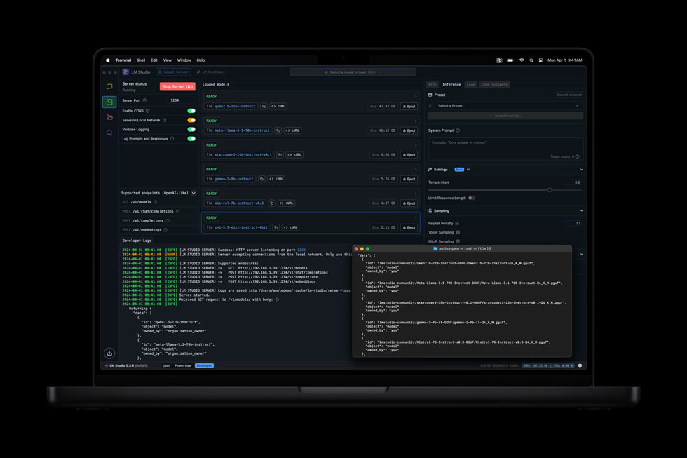 M4 Max çipe sahip MacBook Pro’da LM Studio programı gösteriliyor.