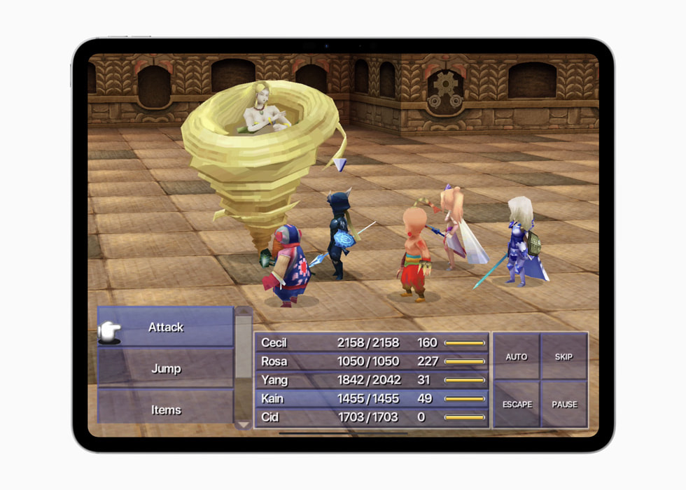 Hình ảnh lối chơi của FINAL FANTASY IV (3D REMAKE) trên iPad Pro 13 inch. 