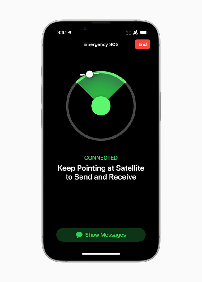 iPhone 16e’de Emergency SOS via satellite özelliği gösteriliyor.