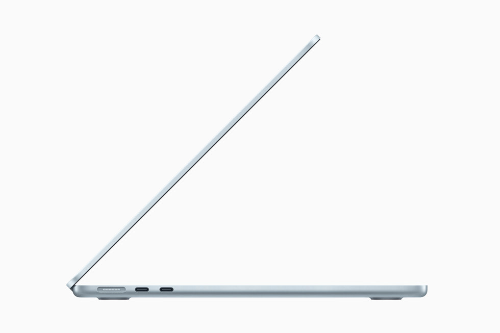 MacBook Air’in yandan görünümü.