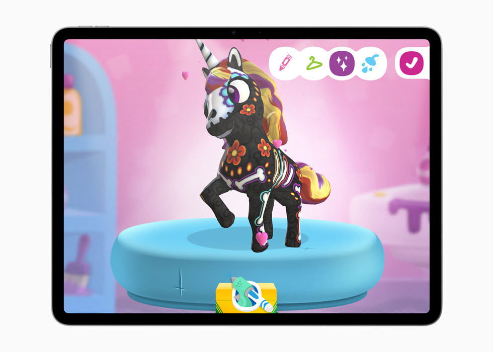 Bilder från Crayola Scribble Scrubbie Pets+ från Red Games Co. visas på en iPad Air 13 tum.