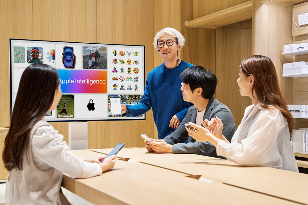 Apple 梅田でToday at Appleセッションを実施しているチームメンバー。