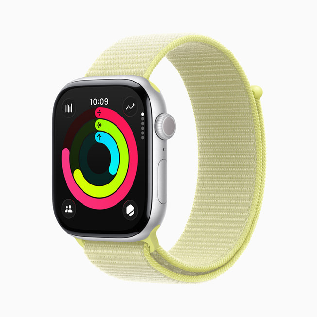 En Apple Watch Series 11 som visar användarens aktivitetsringar.