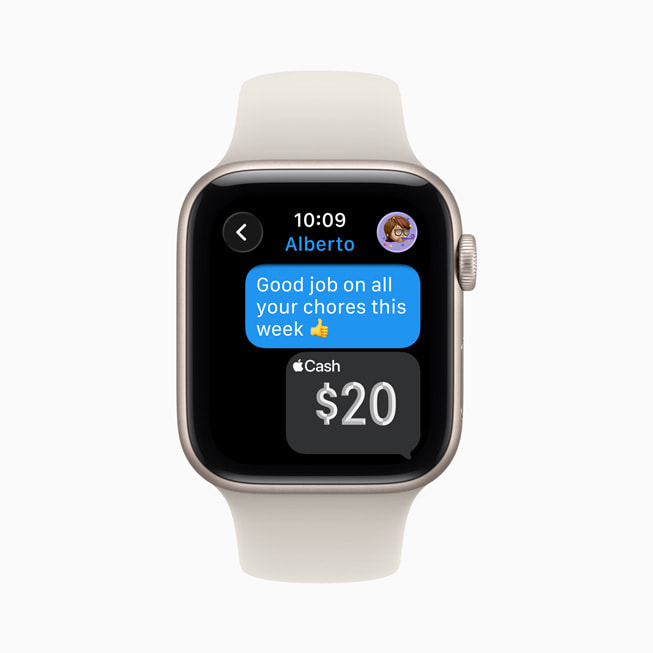 En bild av en Apple Watch SE 3 som visar en Apple Cash-transaktion mellan familjemedlemmar.