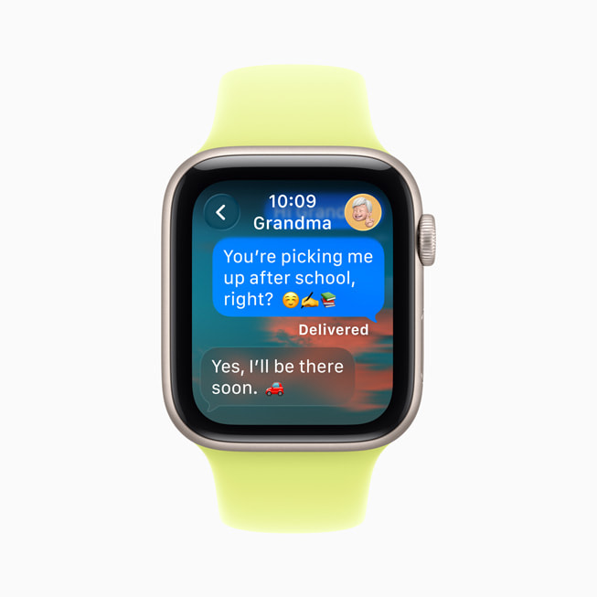 En bild av en Apple Watch SE 3 som visar en konversation i Meddelanden i Apple Watch för dina barn.