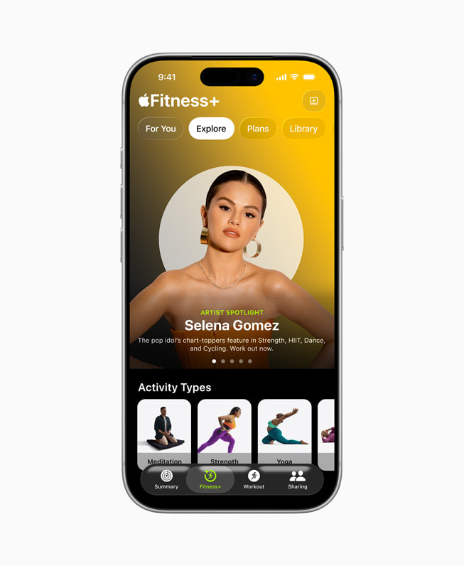 La serie de Artista en Detalle de Selena Gomez en Apple Fitness+ en la pantalla de un iPhone 17 Pro.