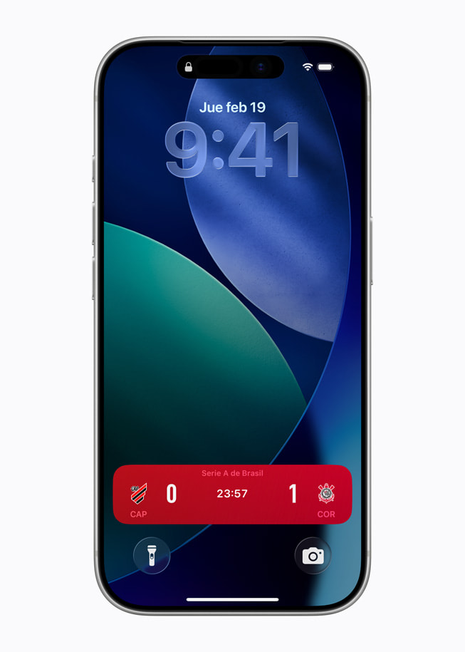Se muestra el marcador de un partido de la Série A de Brasil en la pantalla bloqueada de un iPhone.