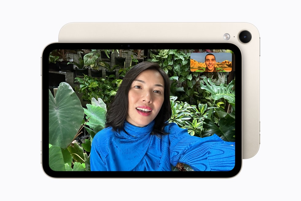 A FaceTime call on iPad mini in starlight.