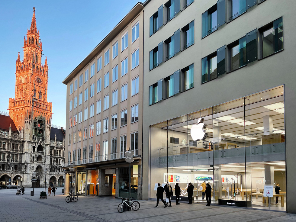 Apple Rosenstraße i München set udefra.