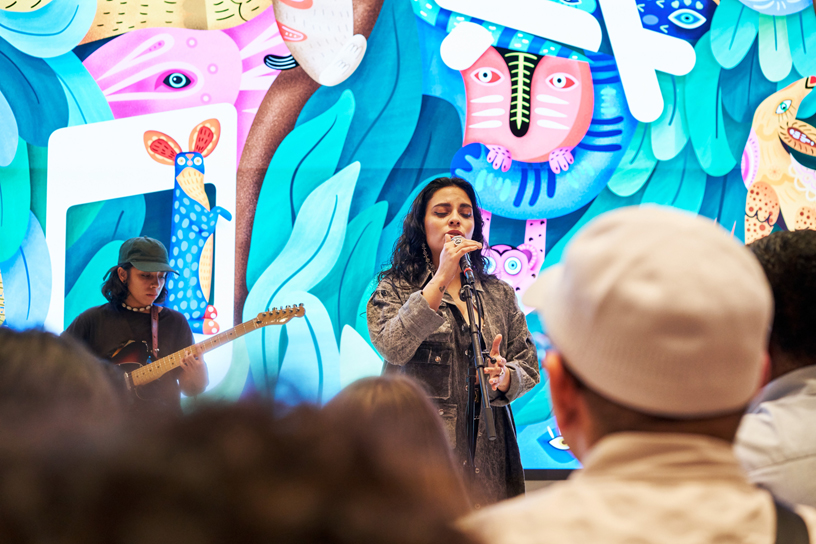 Girl Ultra at Apple Antara.