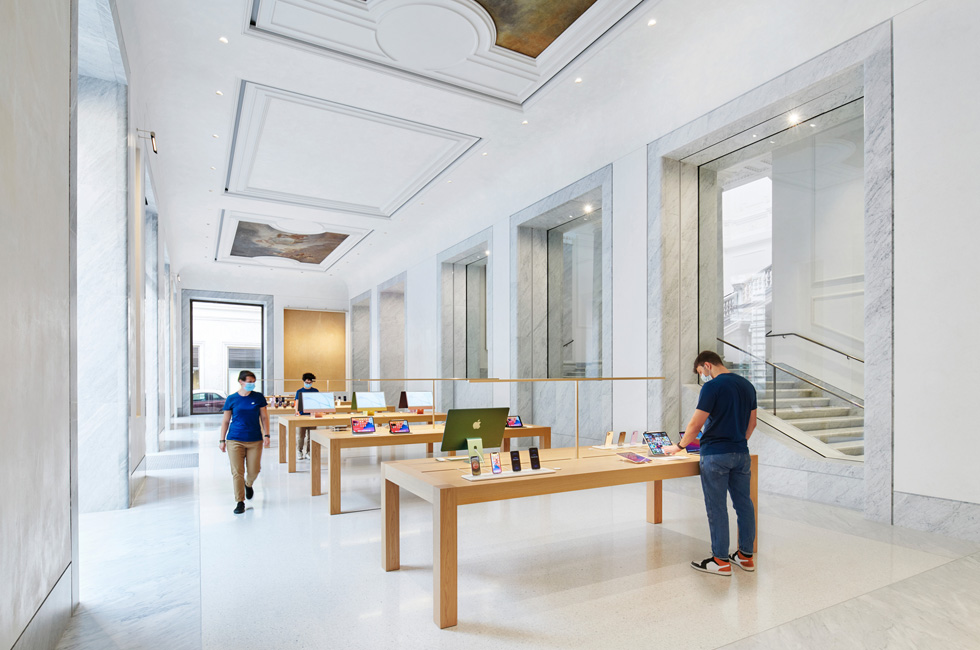 The interior at Apple Via del Corso.