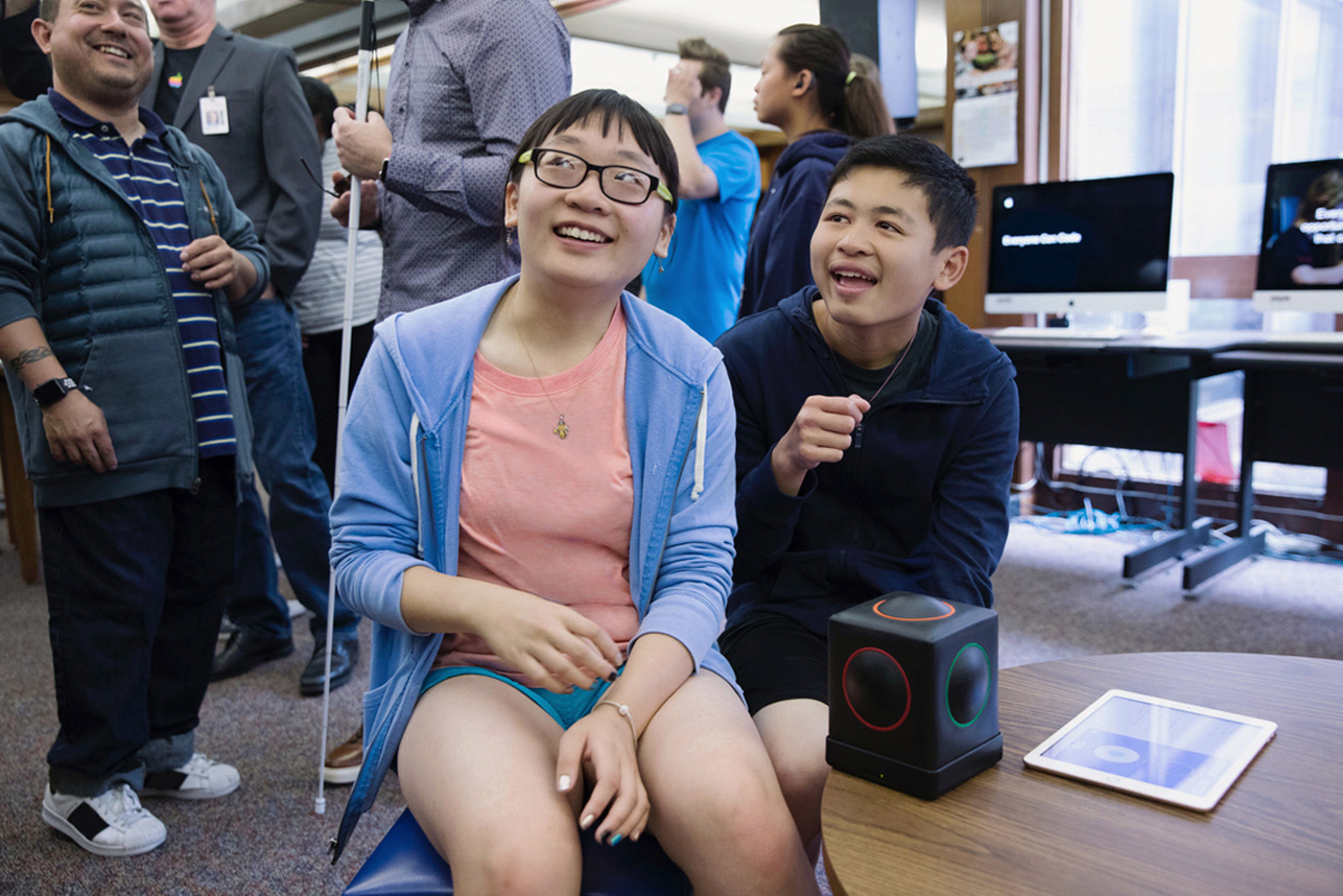 Students at the California School for the Deaf in Fremont, California use Skoog connected to iPad during a coding workshop.