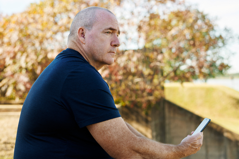 ستيف ميلز، مقدم في القوات البحرية الأمريكية.