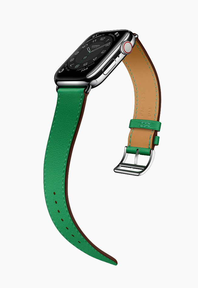 Apple Watch Hermès with green band.
