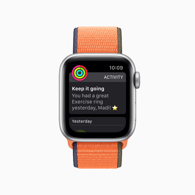 Aktivitet-appen vist på Apple Watch Series 6.