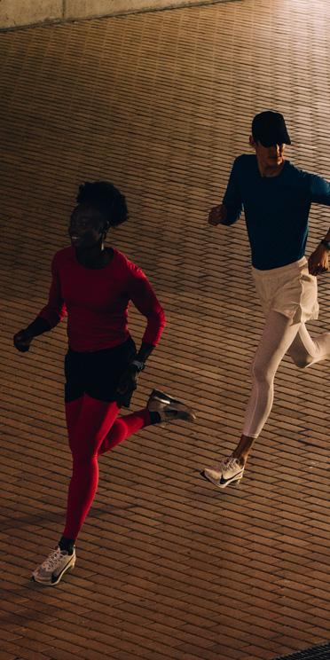 Bežci trénujú s Apple Watch Series 11.