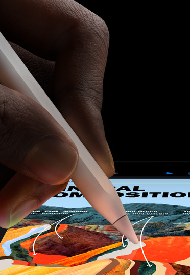 Primo piano di una Apple Pencil in mano, che disegna sullo schermo dell’iPad.
