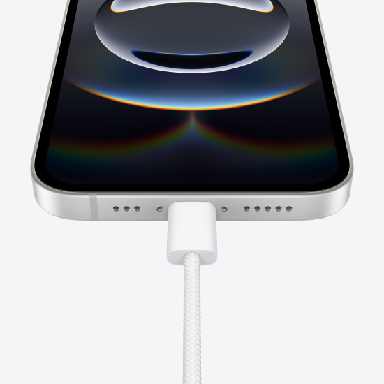 Puerto USB-C de un iPhone 16e.