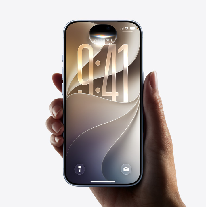 iPhone 18 Pro 機身正面，螢幕顯示 Siri AI 已啟動